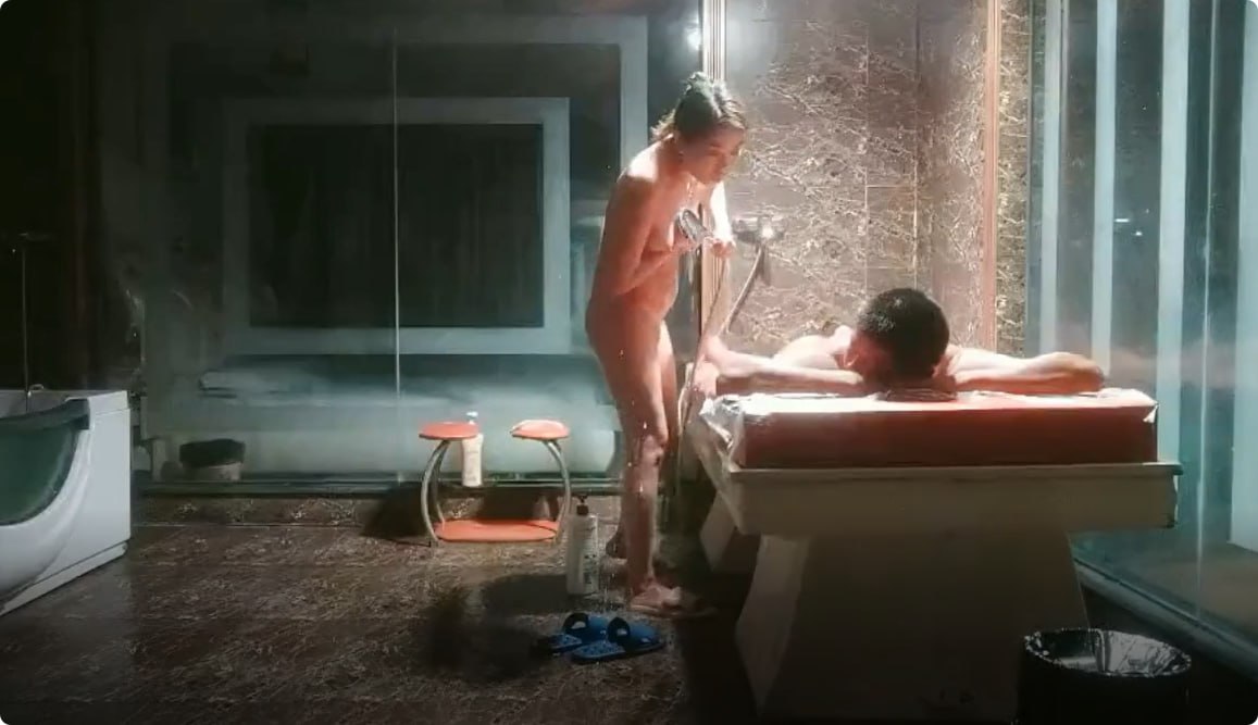 女装子系列av网站_观看免费无删减完整版